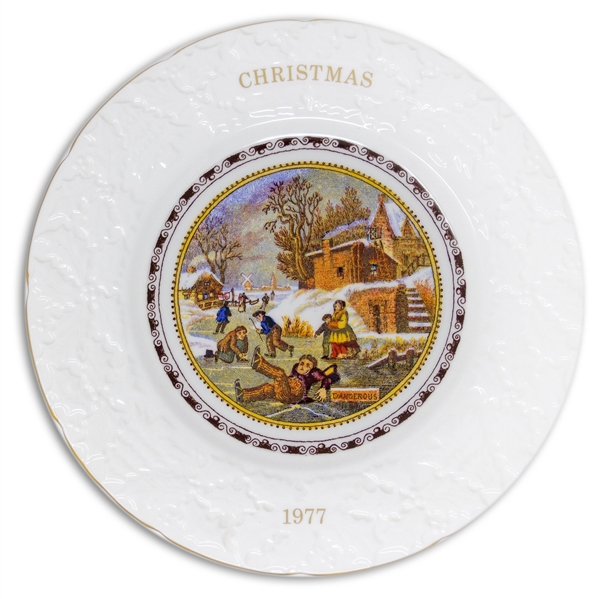 Margaret Thatcher Personally Owned Christmas Plate, Made of Porcelain China, Dated 1977